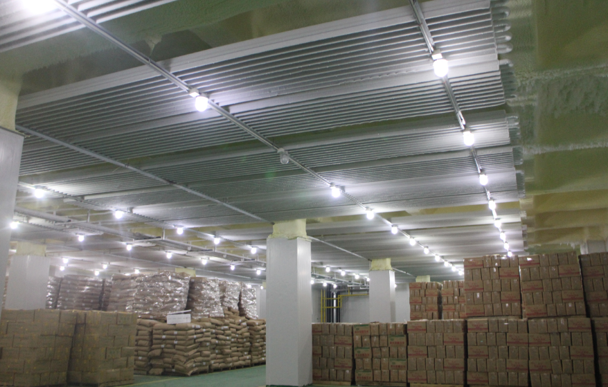 &nbsp;-18℃~-20℃冷飲冷庫設(shè)計一個冷庫方案造價